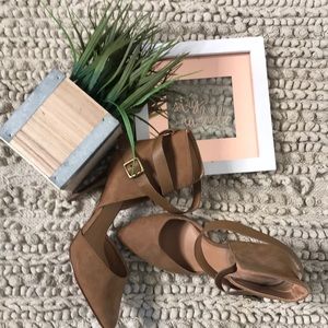 Brown/Tan Pump w/ strap